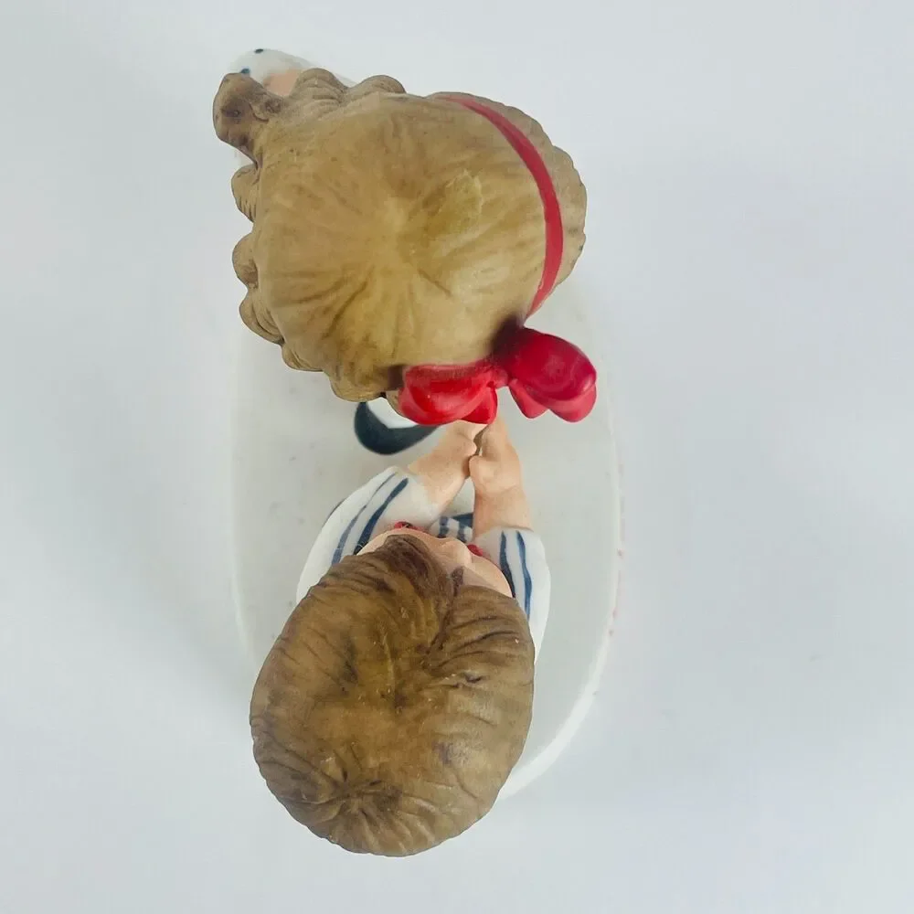 Upon My Knees 1917 Hearst Heirloom Tradition Hamilton Group Valentines Figurine